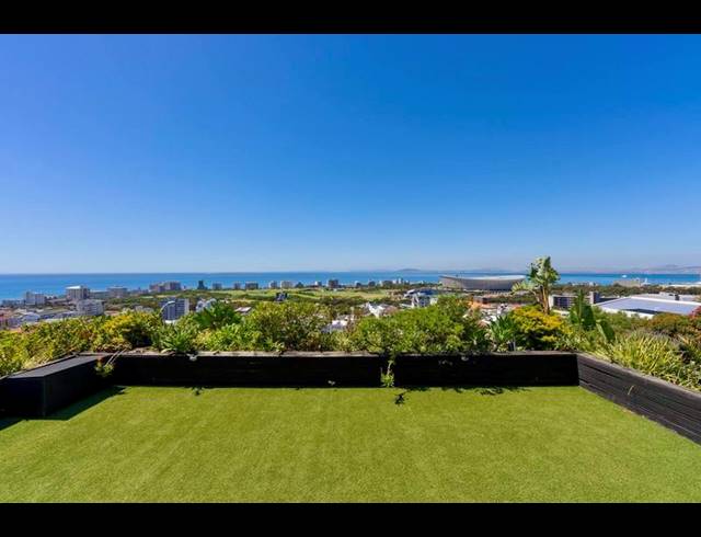 5 BEDROOM HOUSE FOR SALE IN GREEN POINT